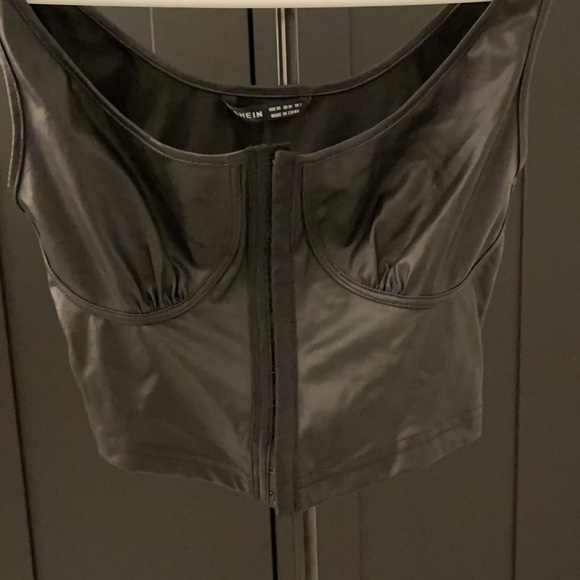 Top - Picture 2 of 4